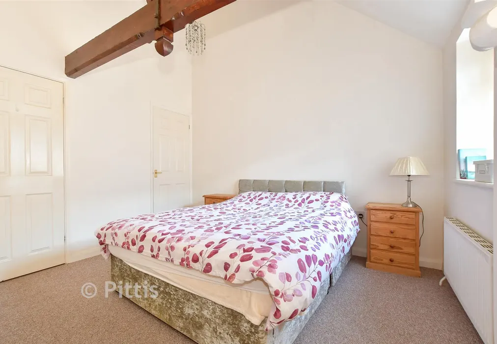 Bedroom 1 - Leed Street, Sandown, Isle of Wight - Wards of Kent