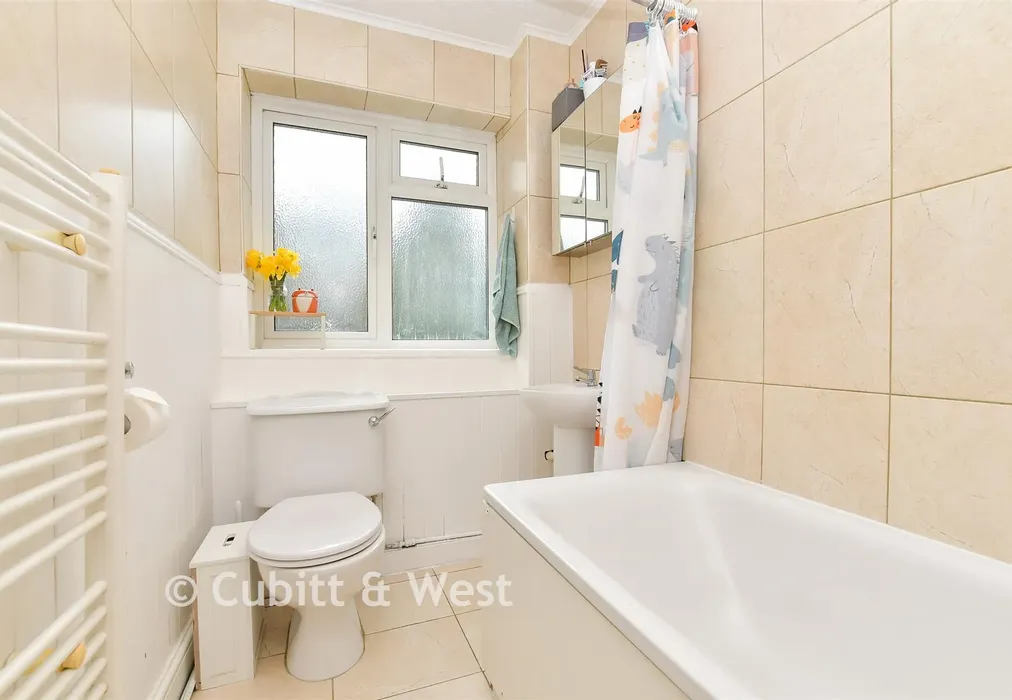 Bathroom - Devonshire Avenue, Sutton, Surrey - Wards of Kent