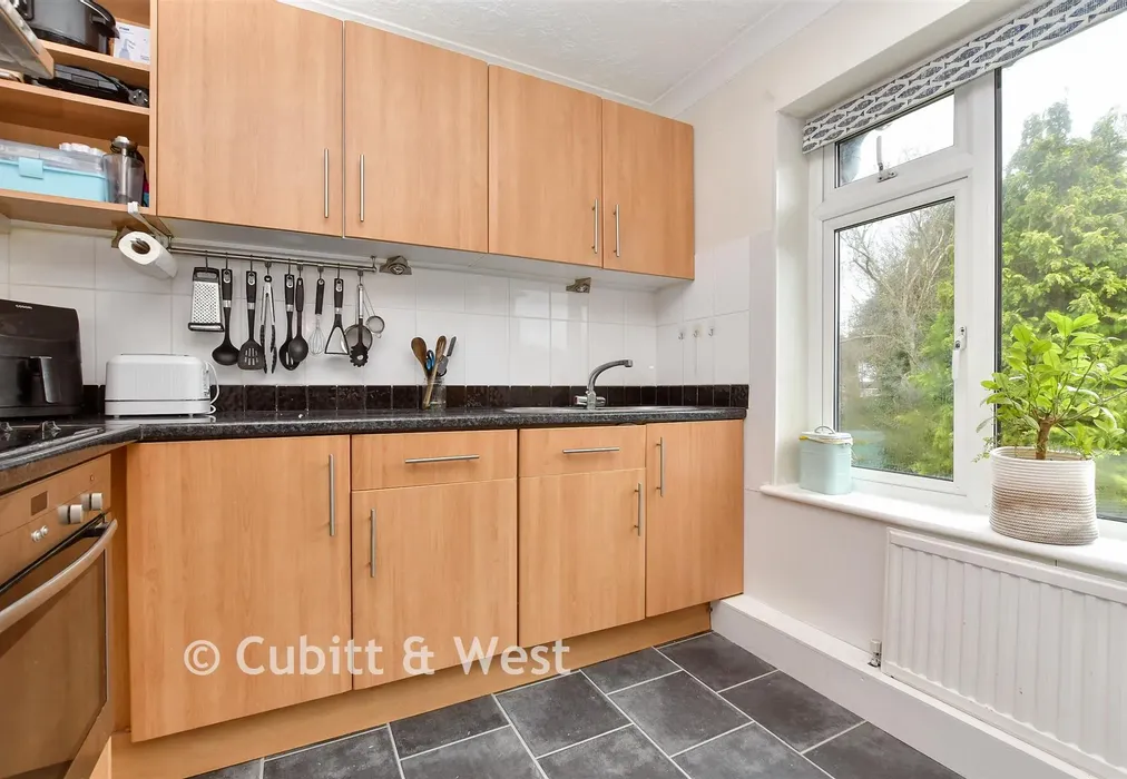 Kitchen - Devonshire Avenue, Sutton, Surrey - Wards of Kent