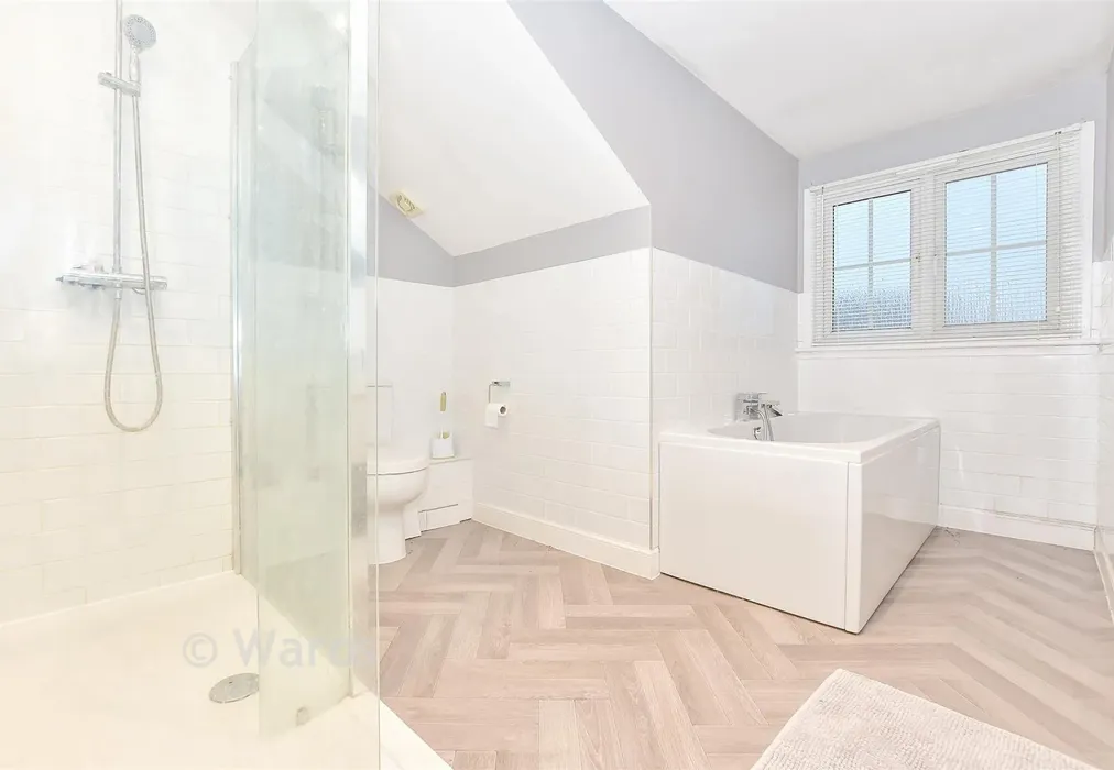 Bathroom - Wharfdale Square, Tovil, Maidstone, Kent - Wards of Kent