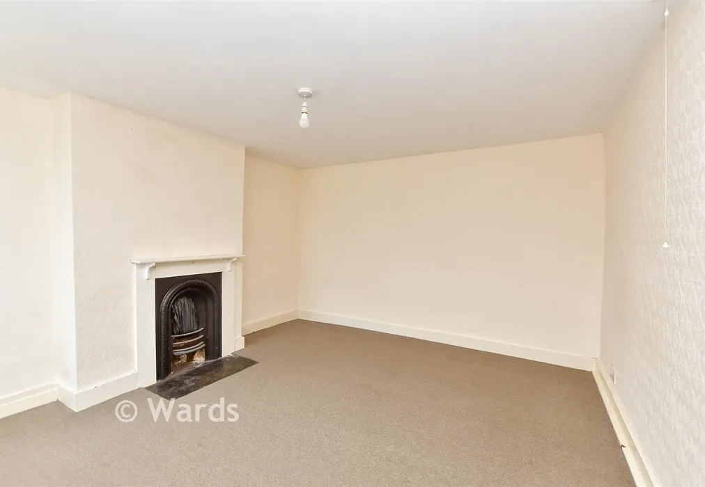 Bedroom 1 - London Road, Faversham, Kent - Wards of Kent