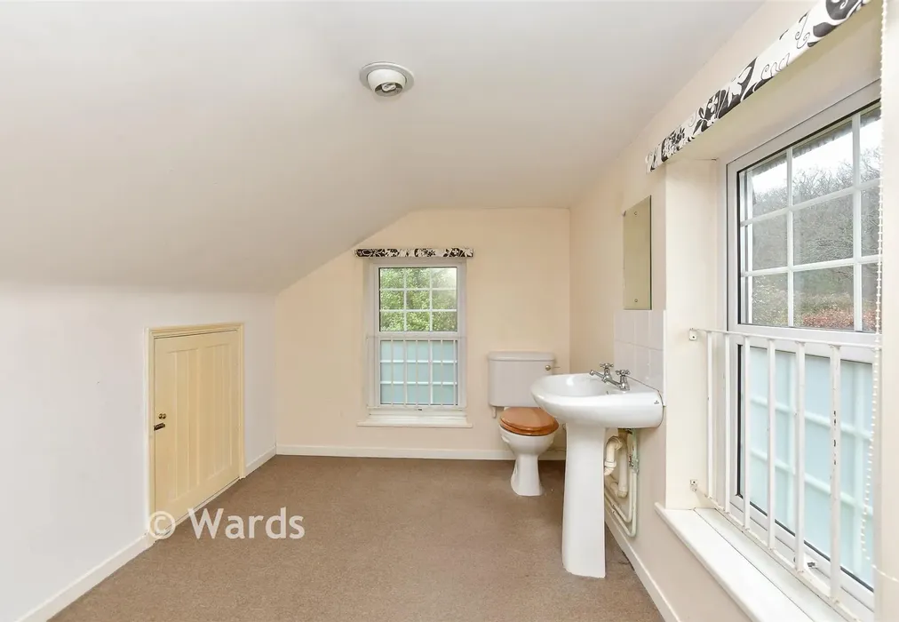 Bedroom 4 - London Road, Faversham, Kent - Wards of Kent