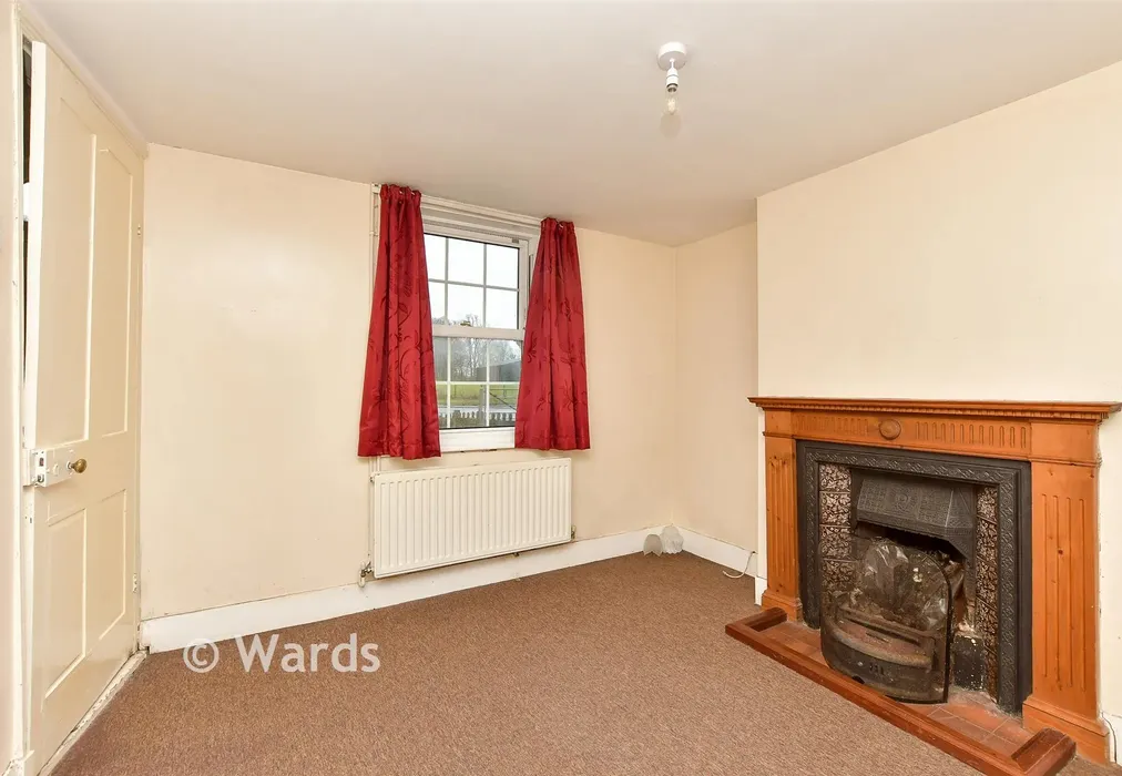 Lounge - London Road, Faversham, Kent - Wards of Kent