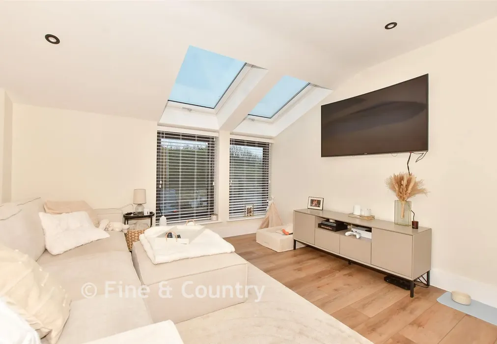 Annexe Living/Dining/Kitchen - Holland Close, Broadstairs, Kent - Wards of Kent