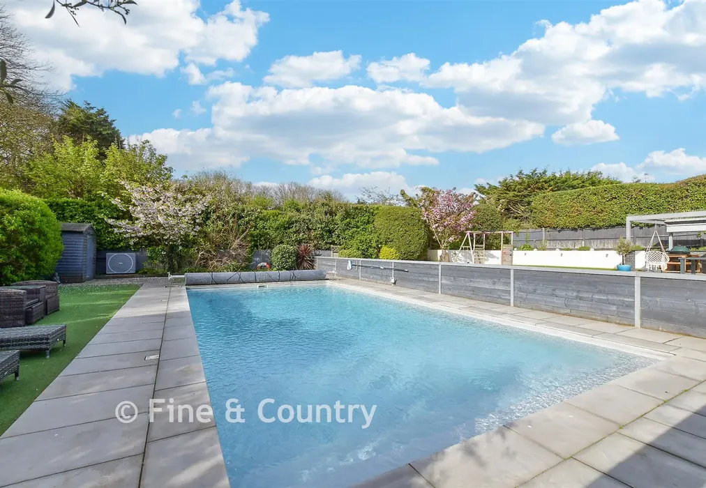 Swimming Pool - Holland Close, Broadstairs, Kent - Wards of Kent