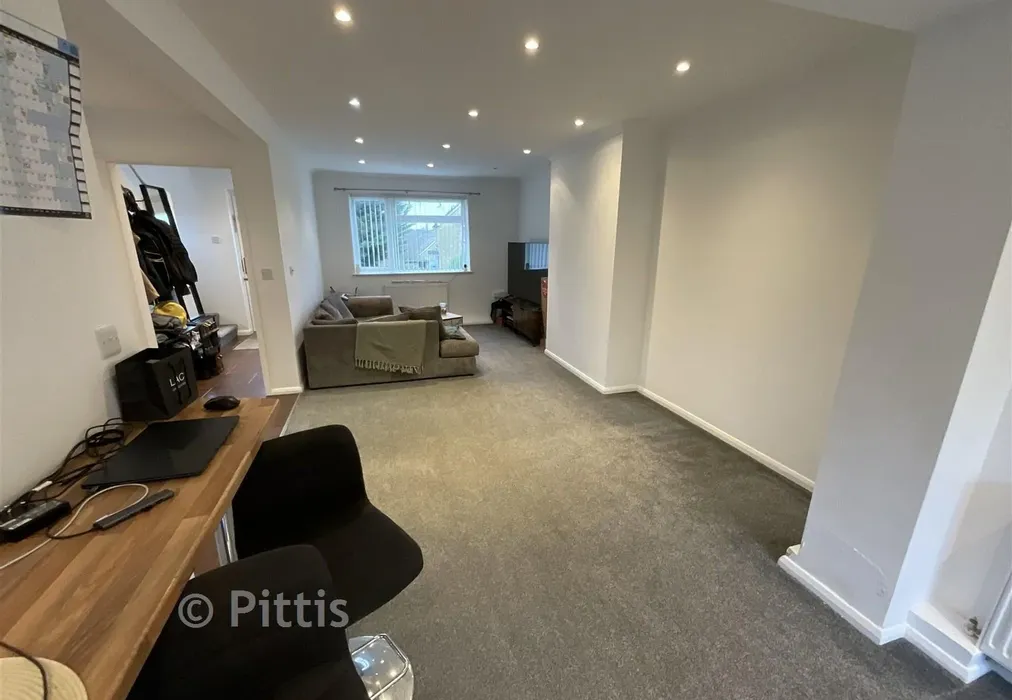 Lounge - Winston Avenue, Ryde, Isle of Wight - Wards of Kent