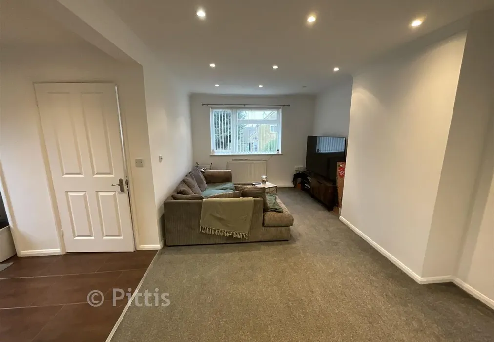 Lounge - Winston Avenue, Ryde, Isle of Wight - Wards of Kent