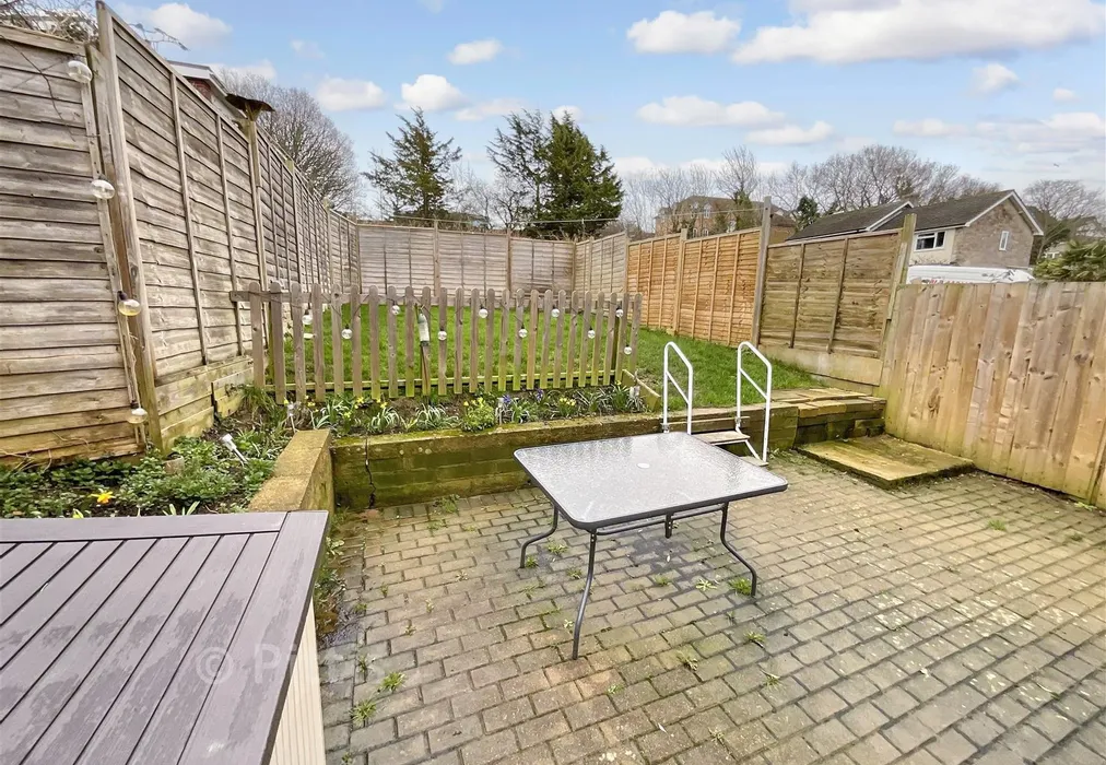 Rear Garden - Winston Avenue, Ryde, Isle of Wight - Wards of Kent