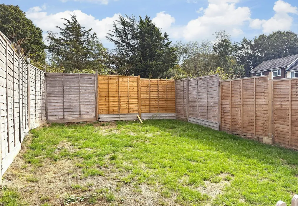 Garden - Winston Avenue, Ryde, Isle of Wight - Wards of Kent