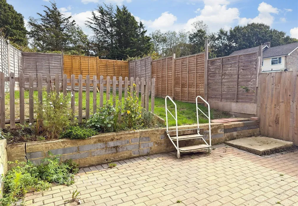 Patio - Winston Avenue, Ryde, Isle of Wight - Wards of Kent