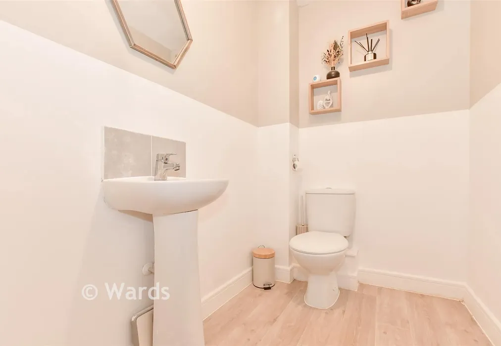 Cloakroom - Reynolds Avenue, Langley Park, Maidstone, Kent - Wards of Kent