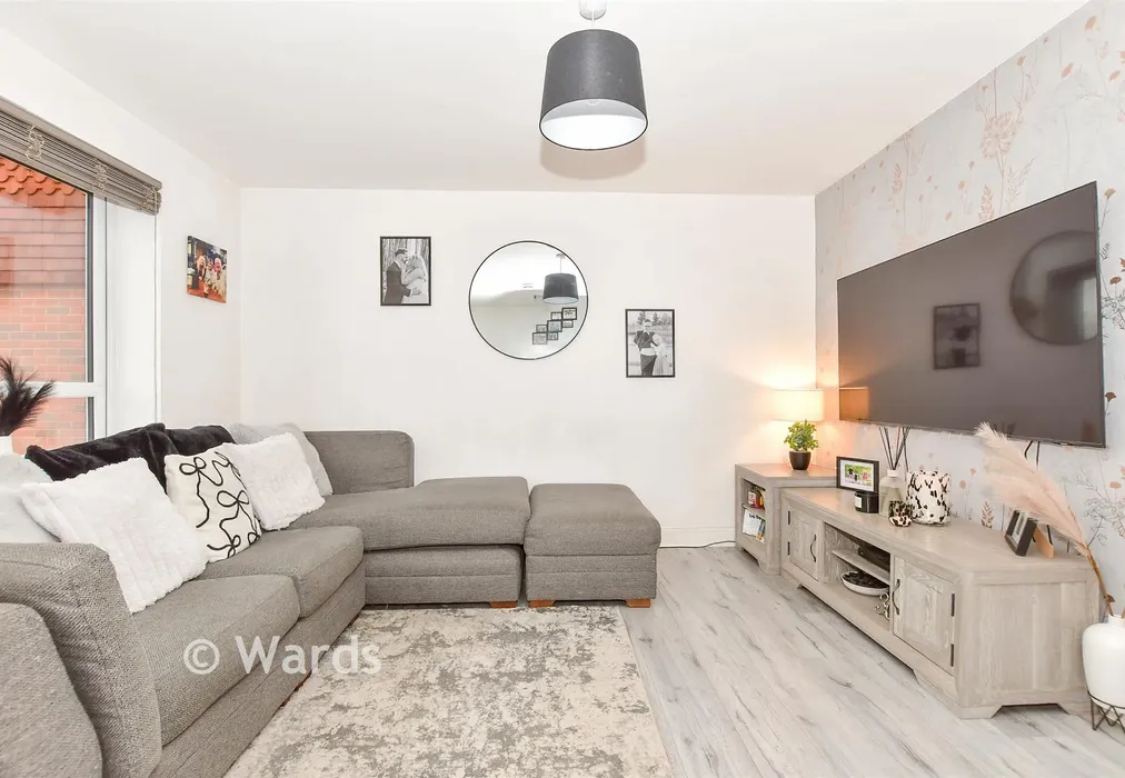 Lounge - Reynolds Avenue, Langley Park, Maidstone, Kent - Wards of Kent