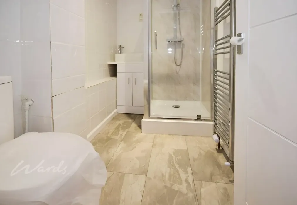 craig shower room - Craig House Wilson Avenue ME1 - Wards of Kent