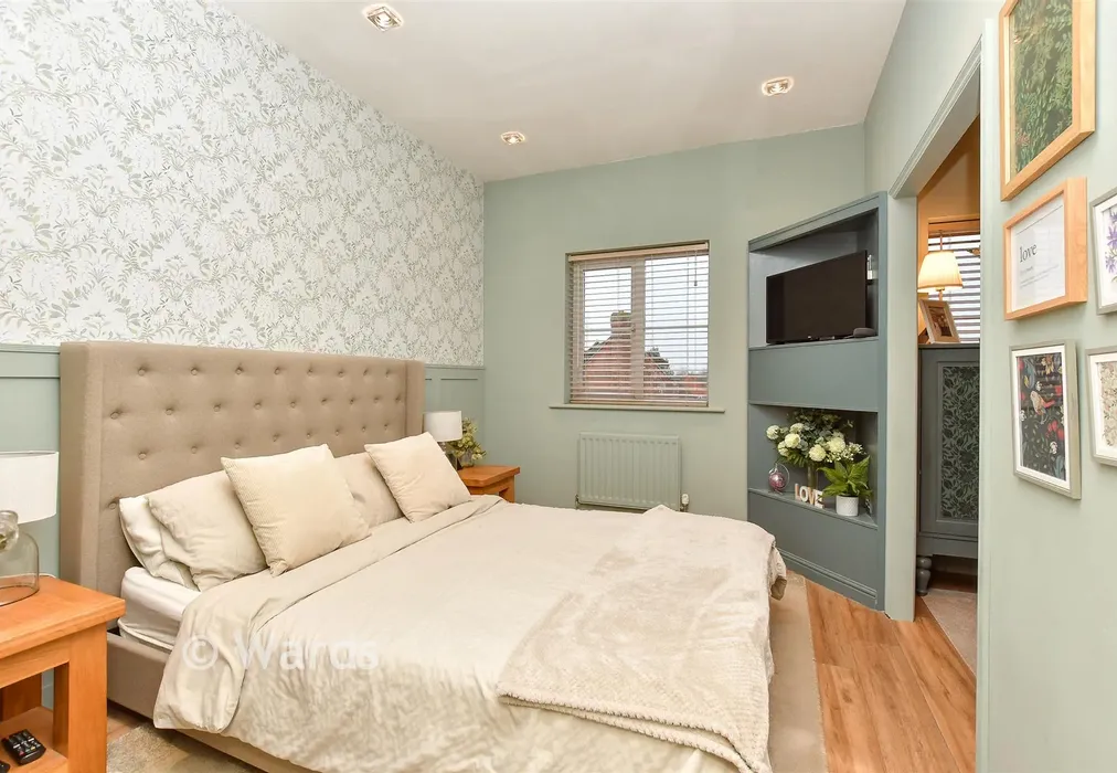 Bedroom 1 - Argent Way, Sittingbourne, Kent - Wards of Kent