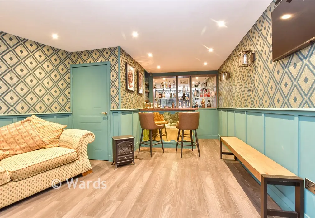 Room 1 - Argent Way, Sittingbourne, Kent - Wards of Kent