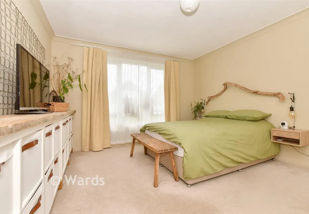 Bedroom 1 - Summerfield Avenue, Whitstable, Kent - Wards of Kent