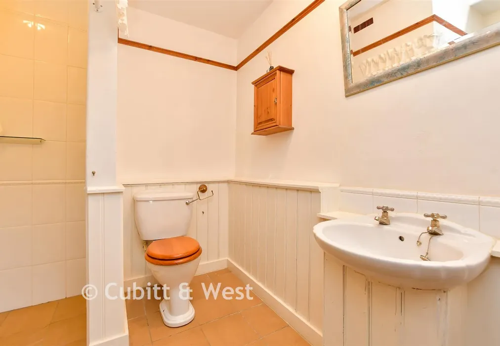 En-Suite Wet Room - Stafford Road, Wallington, Surrey - Wards of Kent
