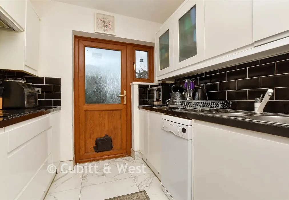 Kitchen - Stafford Road, Wallington, Surrey - Wards of Kent