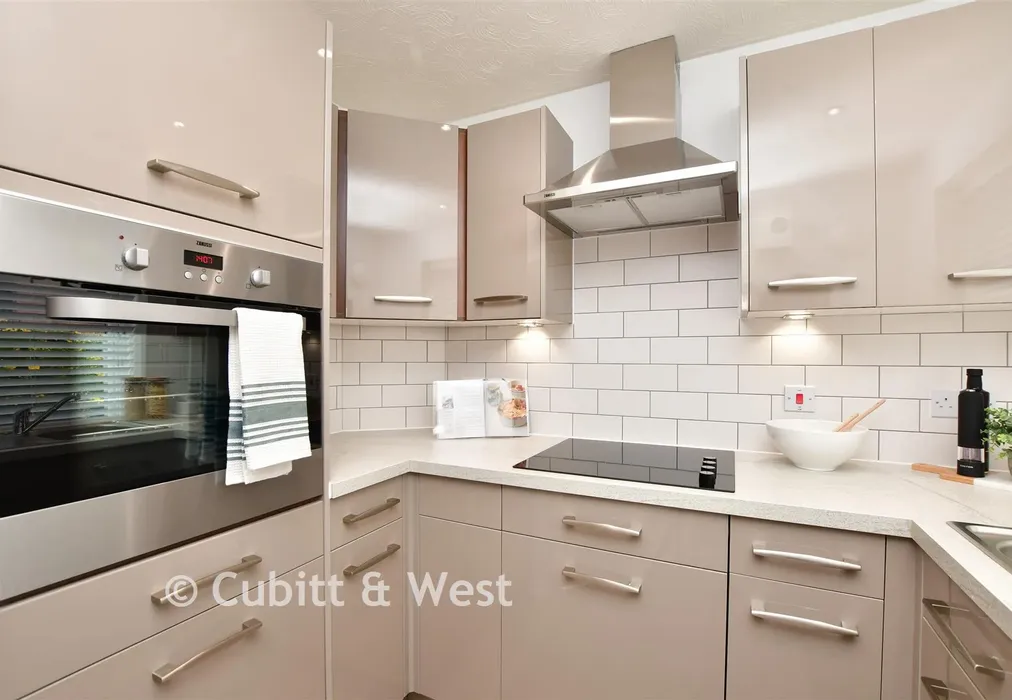 Kitchen - Garland Road, East Grinstead, West Sussex - Wards of Kent