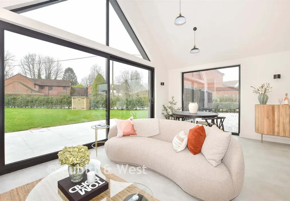 Kitchen/ Diner - Cantilever House, Vicarage Road, Crawley Down, West Sussex - Wards of Kent