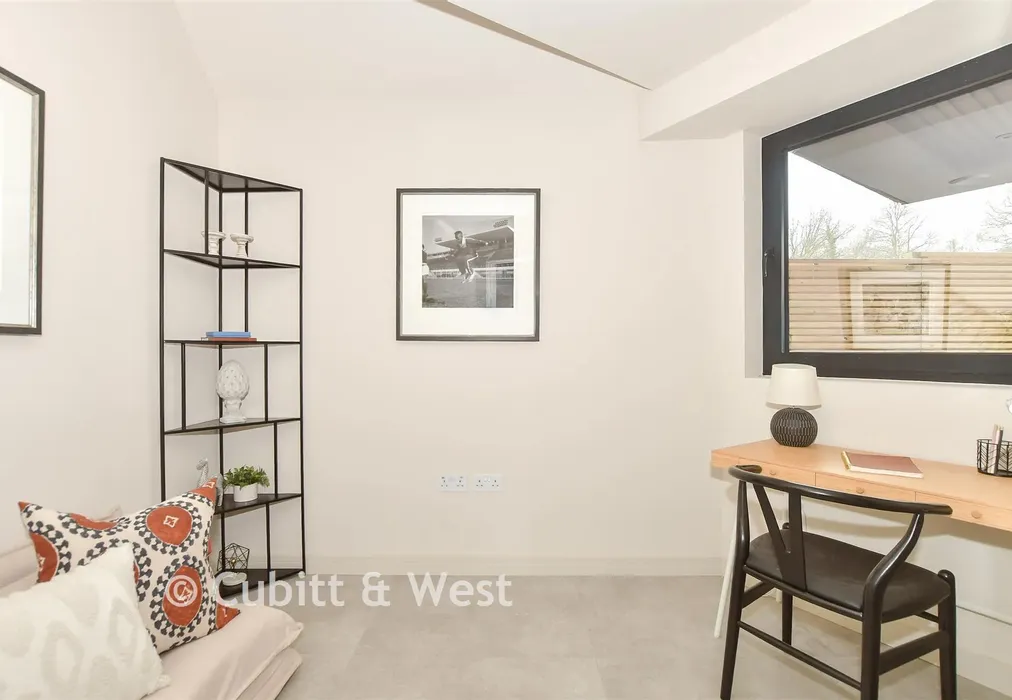 Home Office - Cantilever House, Vicarage Road, Crawley Down, West Sussex - Wards of Kent