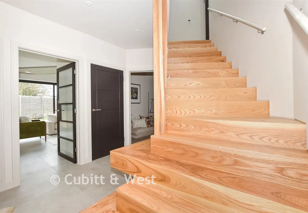 Entrance Hall - Cantilever House, Vicarage Road, Crawley Down, West Sussex - Wards of Kent