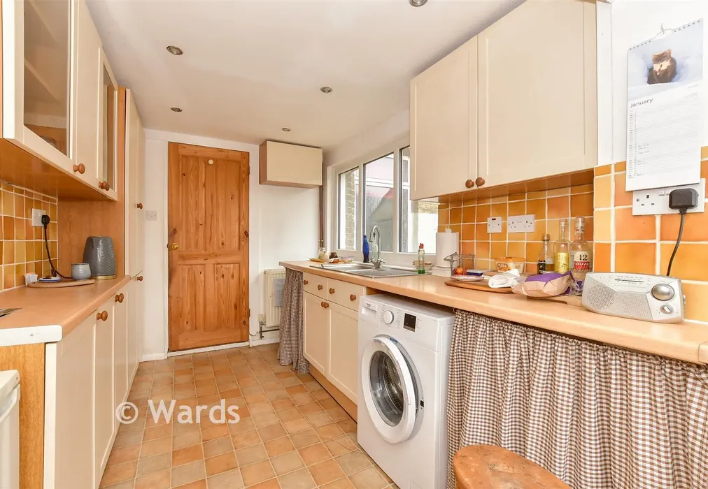 Kitchen - Mayers Road, Walmer, Deal, Kent - Wards of Kent