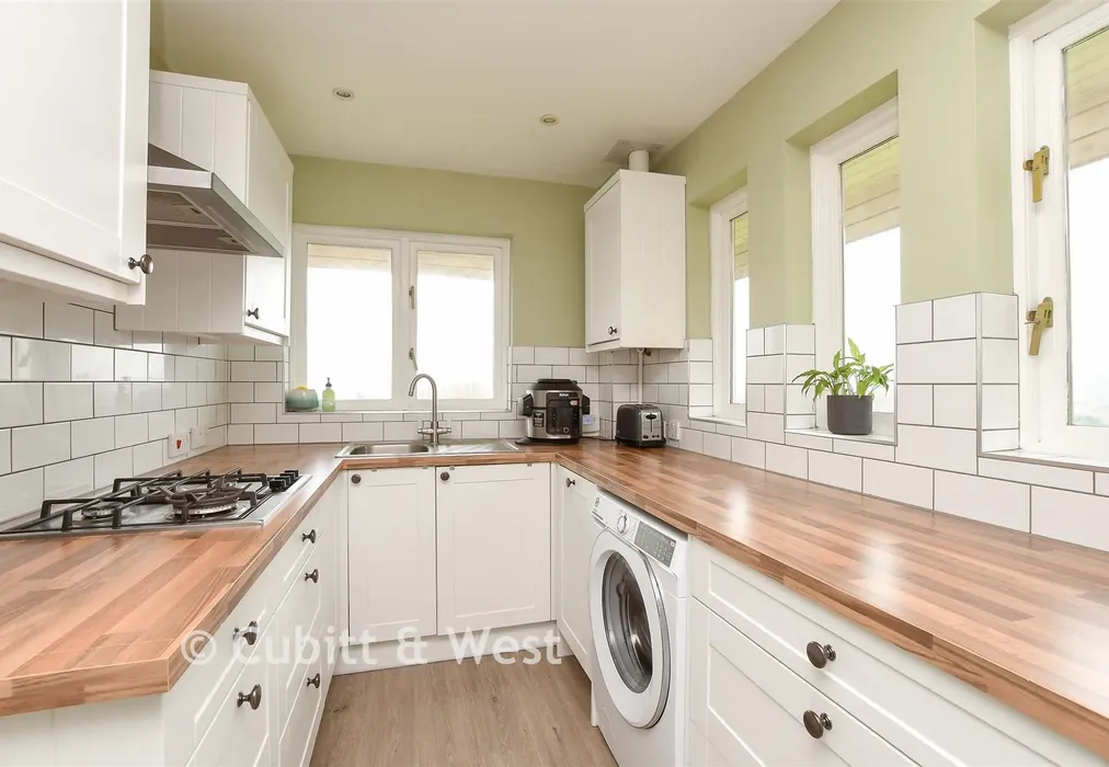 Kitchen - Highacre, Dorking, Surrey - Wards of Kent