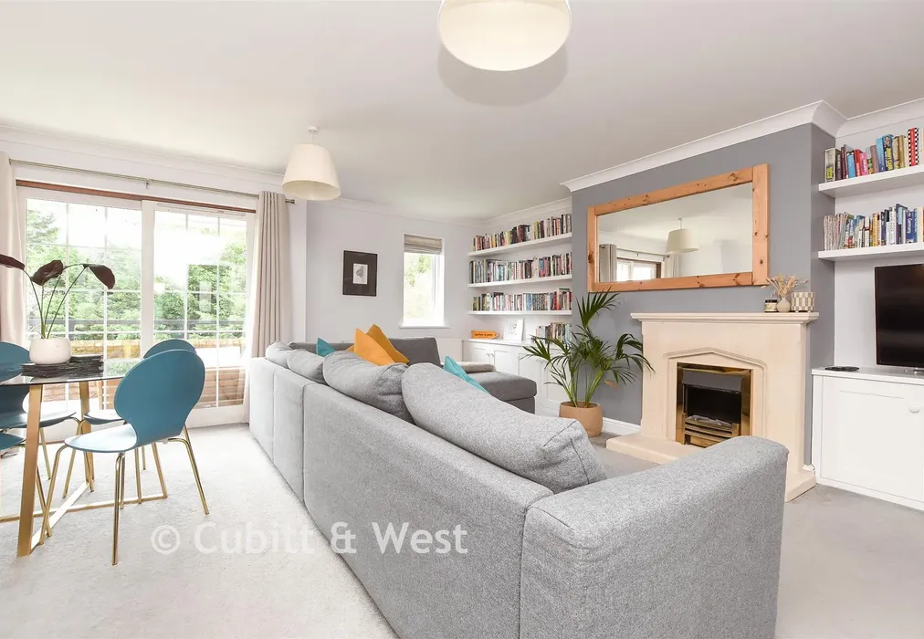 Lounge/Diner - Highacre, Dorking, Surrey - Wards of Kent