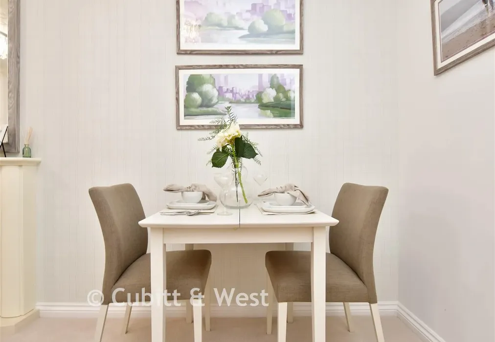 Dining Area - Garland Road, East Grinstead, West Sussex - Wards of Kent
