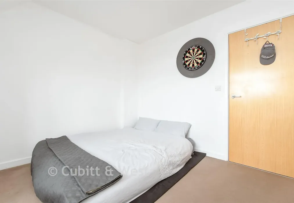 Bedroom 2 - Lumley Road, Horley, Surrey - Wards of Kent