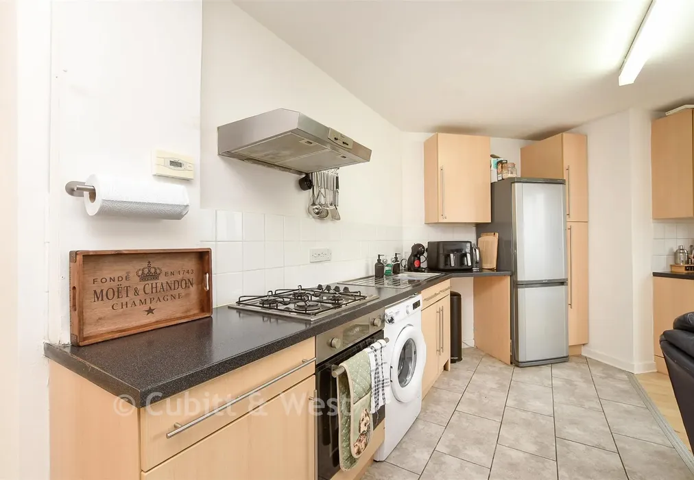 Kitchen Lounge/Diner - Lumley Road, Horley, Surrey - Wards of Kent
