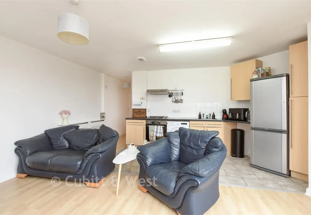 Kitchen Lounge/Diner - Lumley Road, Horley, Surrey - Wards of Kent