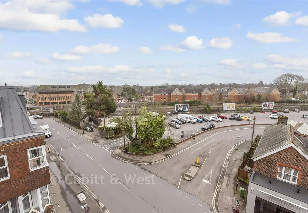 Views To Front - Lumley Road, Horley, Surrey - Wards of Kent