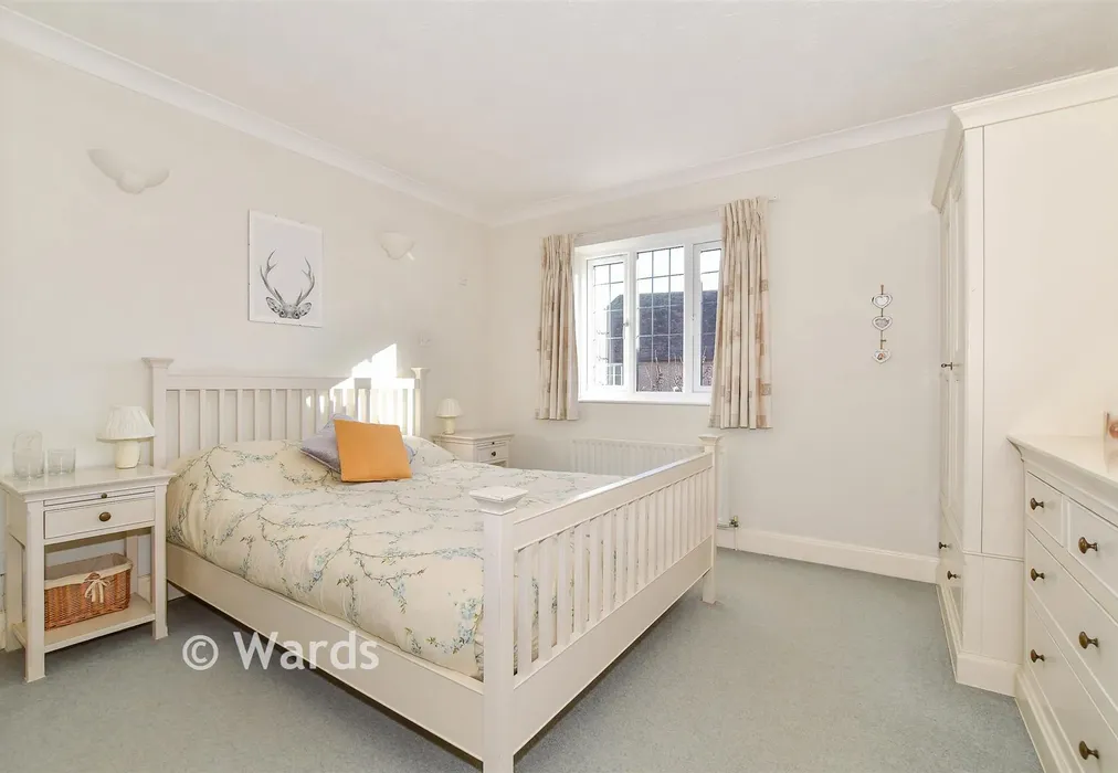 Bedroom 1 - Little Paddocks, Chestfield, Whitstable, Kent - Wards of Kent
