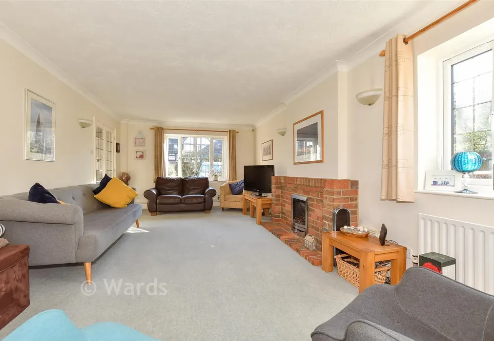 Lounge - Little Paddocks, Chestfield, Whitstable, Kent - Wards of Kent