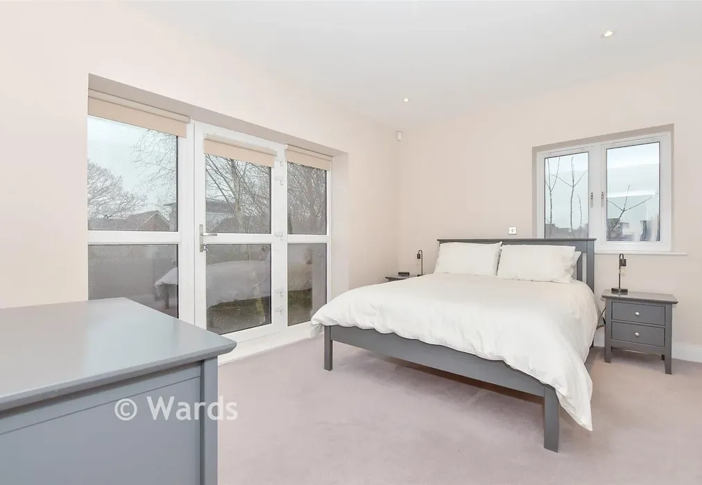 Bedroom 1 - Alexander Grove, Kings Hill, West Malling, Kent - Wards of Kent