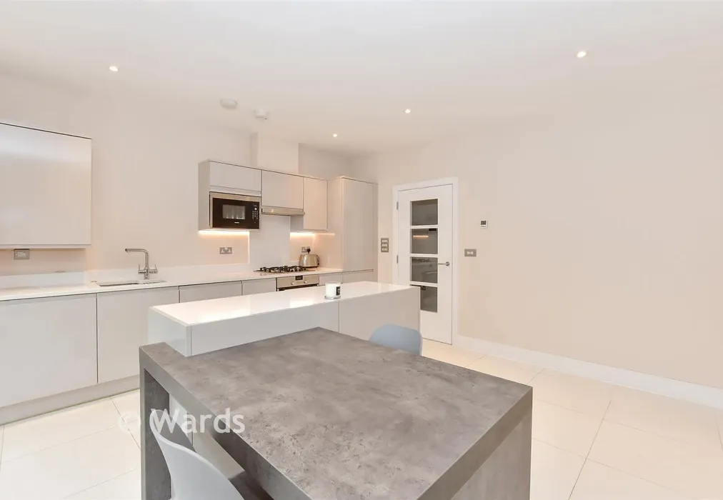 Kitchen/Lounge - Alexander Grove, Kings Hill, West Malling, Kent - Wards of Kent
