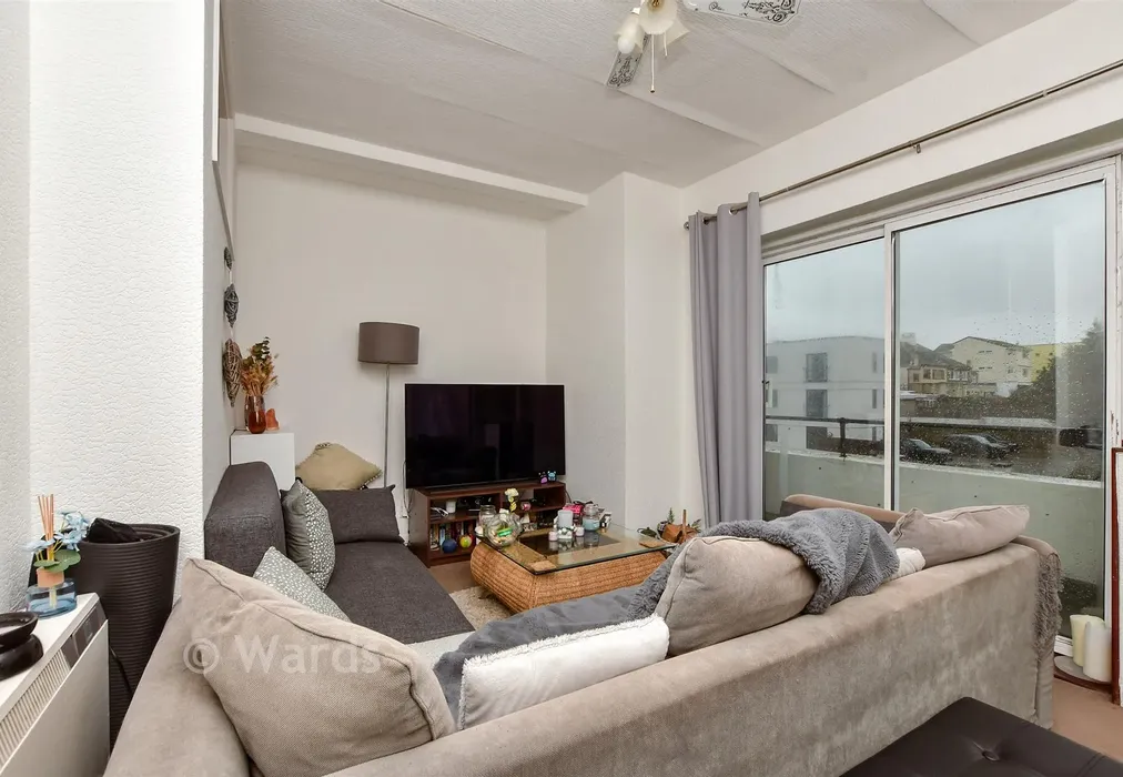 Lounge - Northumberland Avenue, Cliftonville, Margate, Kent - Wards of Kent