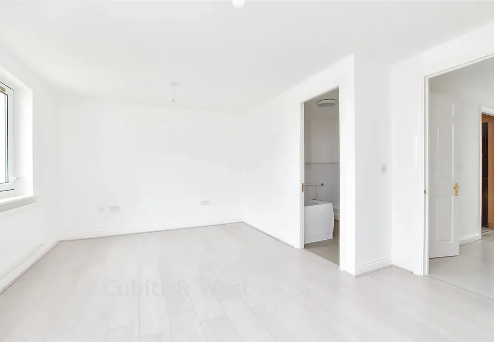 Bedroom 1 - The Strand, Brighton Marina Village, Brighton, East Sussex - Wards of Kent