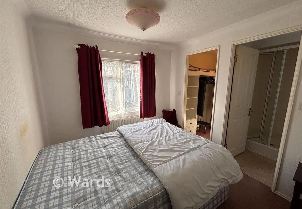Bedroom 1 - London Road, West Kingsdown, Sevenoaks, Kent - Wards of Kent