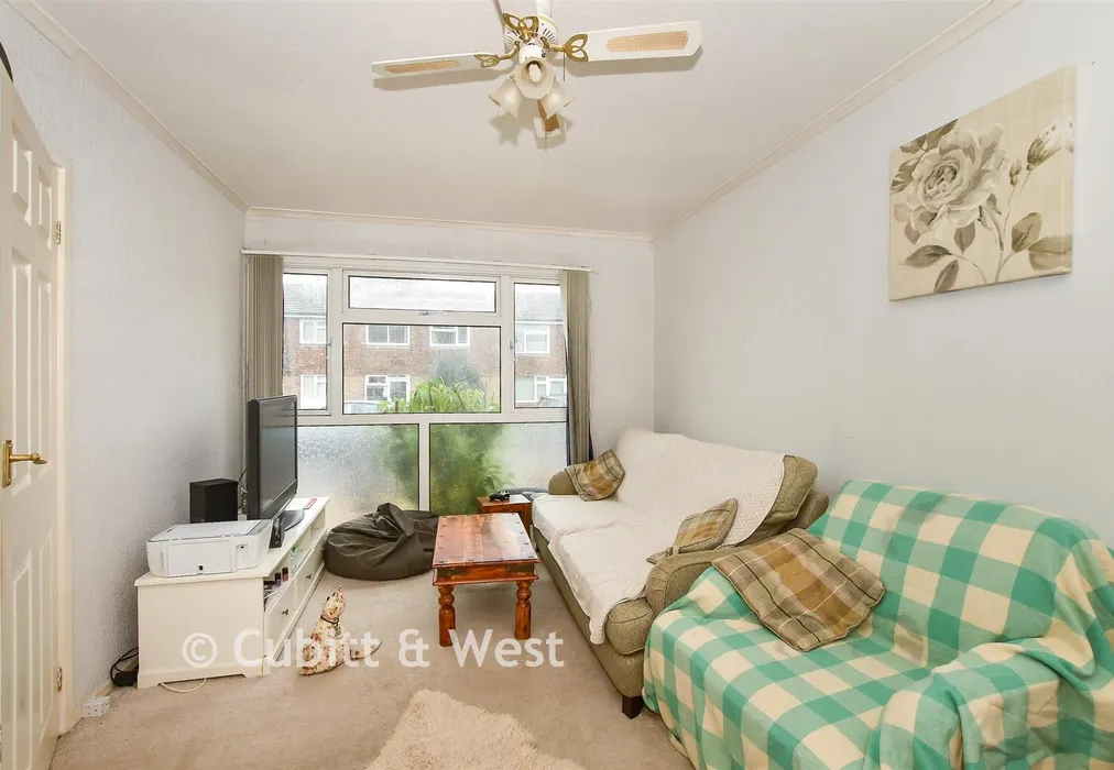 Lounge - Grove Road, Lingfield, Surrey - Wards of Kent