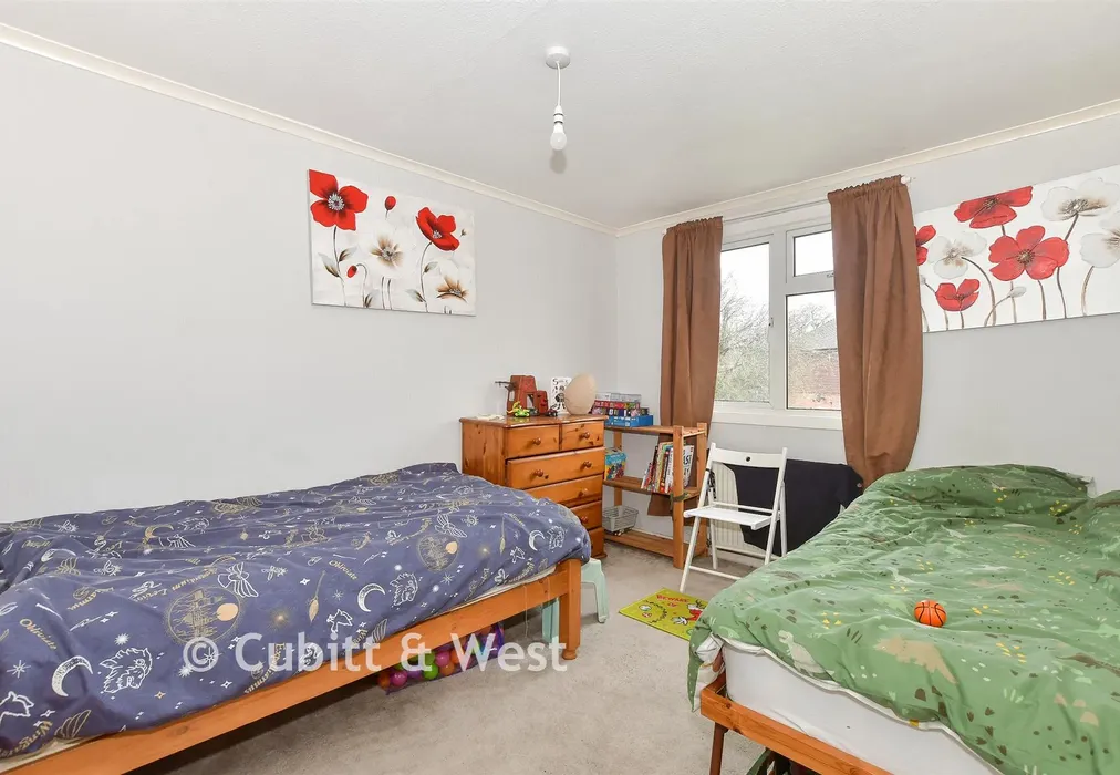 Bedroom 2 - Grove Road, Lingfield, Surrey - Wards of Kent