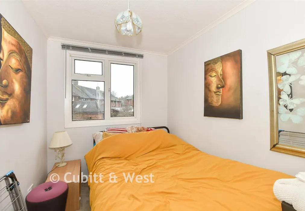 Bedroom 3 - Grove Road, Lingfield, Surrey - Wards of Kent