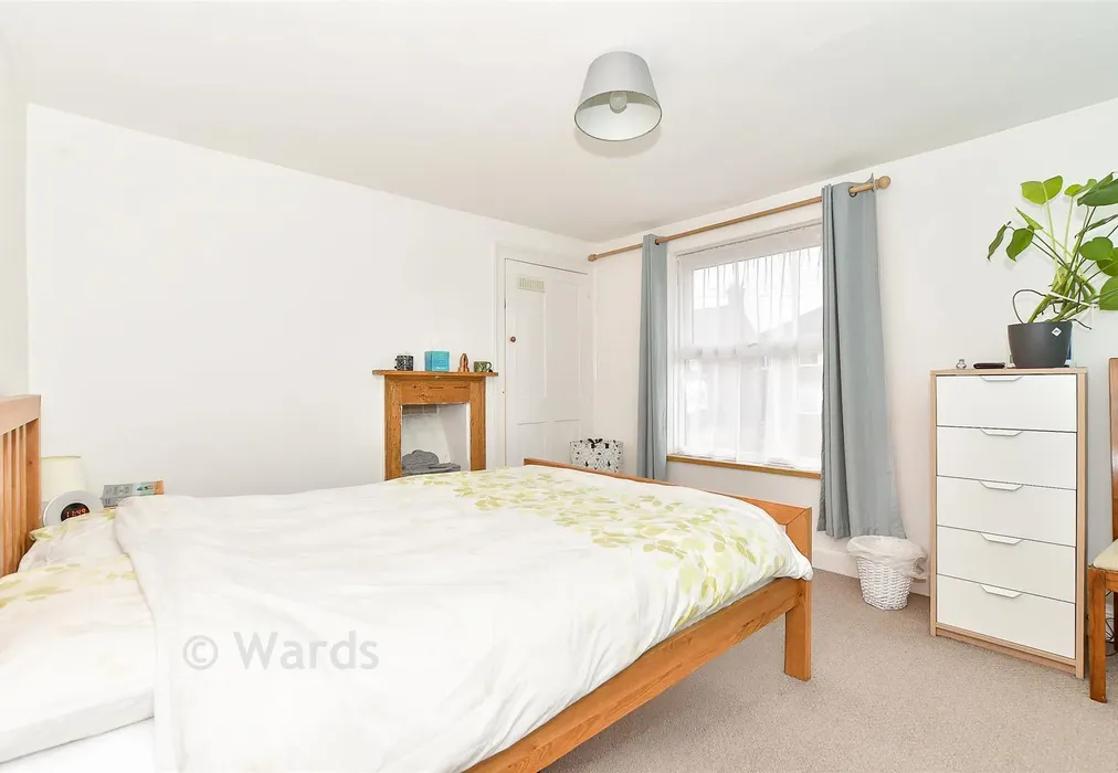 Bedroom 1 - Kingsnorth Road, Ashford, Kent - Wards of Kent