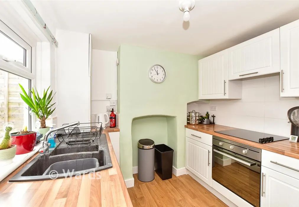 Kitchen - Kingsnorth Road, Ashford, Kent - Wards of Kent