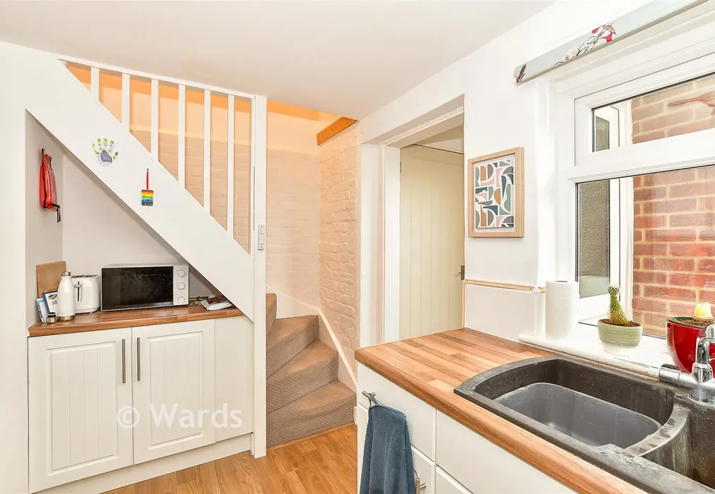 Kitchen - Kingsnorth Road, Ashford, Kent - Wards of Kent