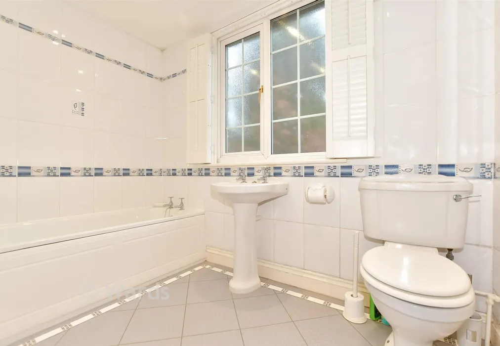 Bathroom - Mill Lane, Hythe, Kent - Wards of Kent