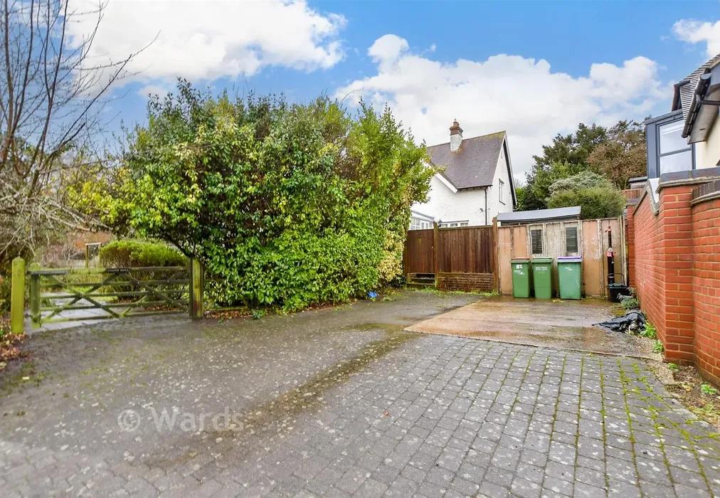 Driveway/Parking - Mill Lane, Hythe, Kent - Wards of Kent