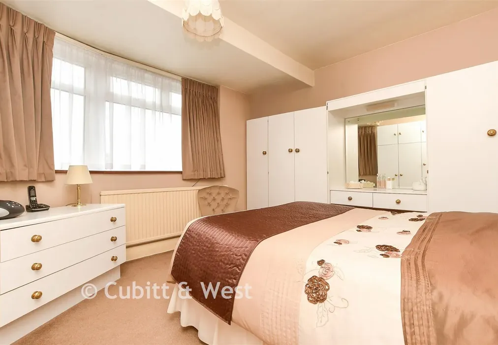 Bedroom 1 - Orchard Way, Reigate, Surrey - Wards of Kent